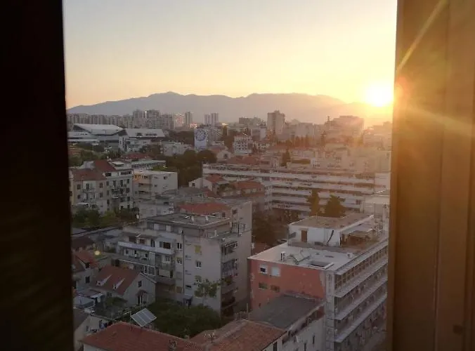 Πανσιόν Tower Σπλιτ