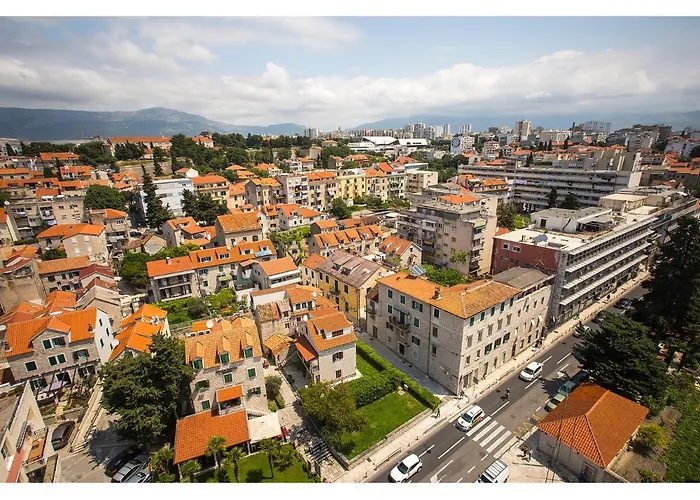 Tower Πανσιόν Σπλιτ