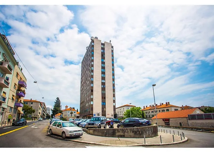 Tower 4* Split