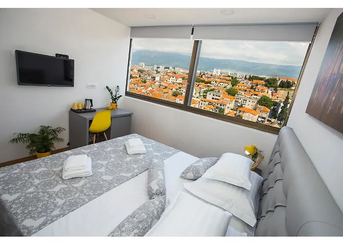 Tower 4* Split
