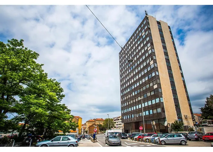 Tower 4* Split